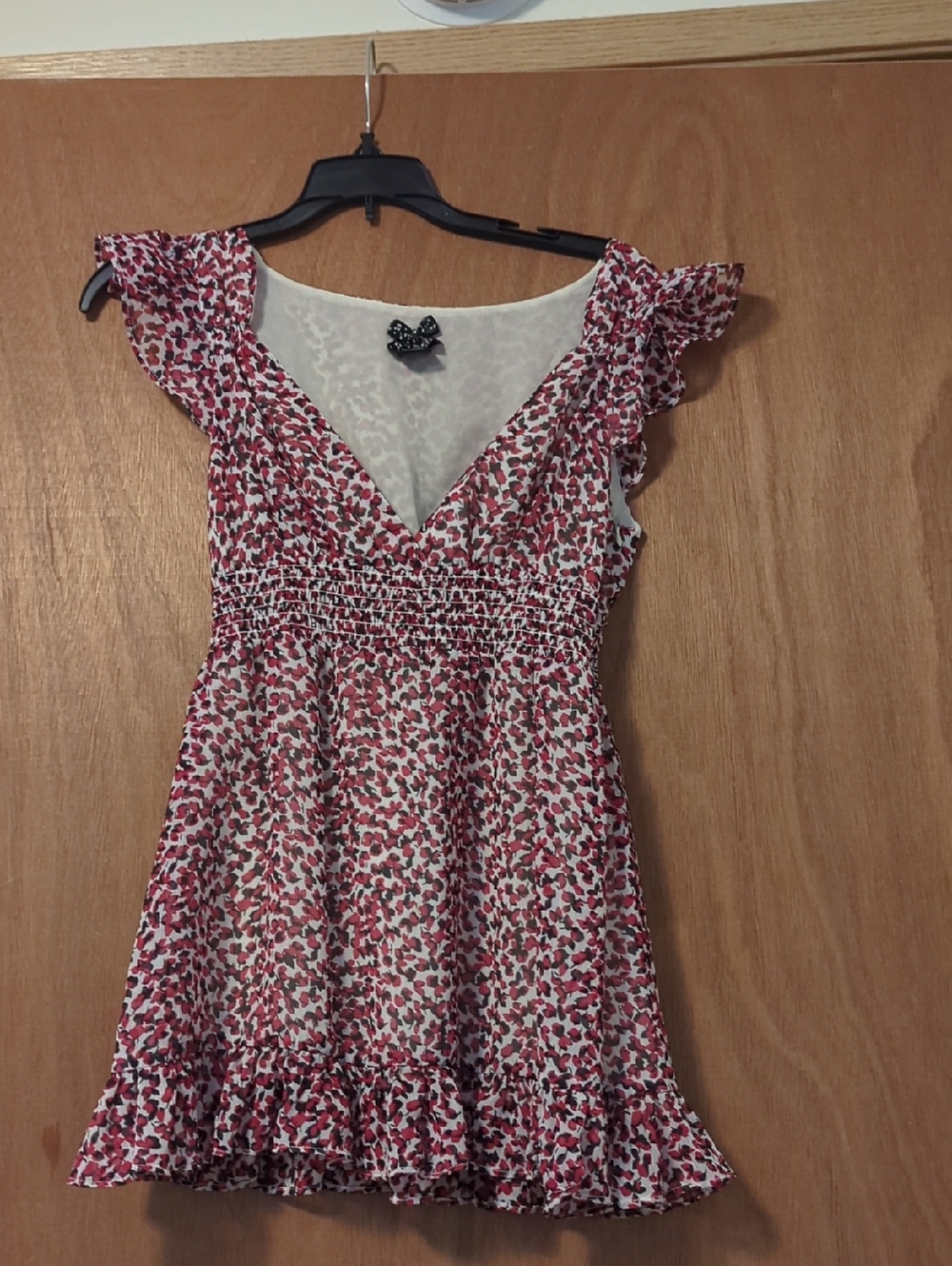 Forever 21 White and Pink Floral Ruffle V-Neck Top